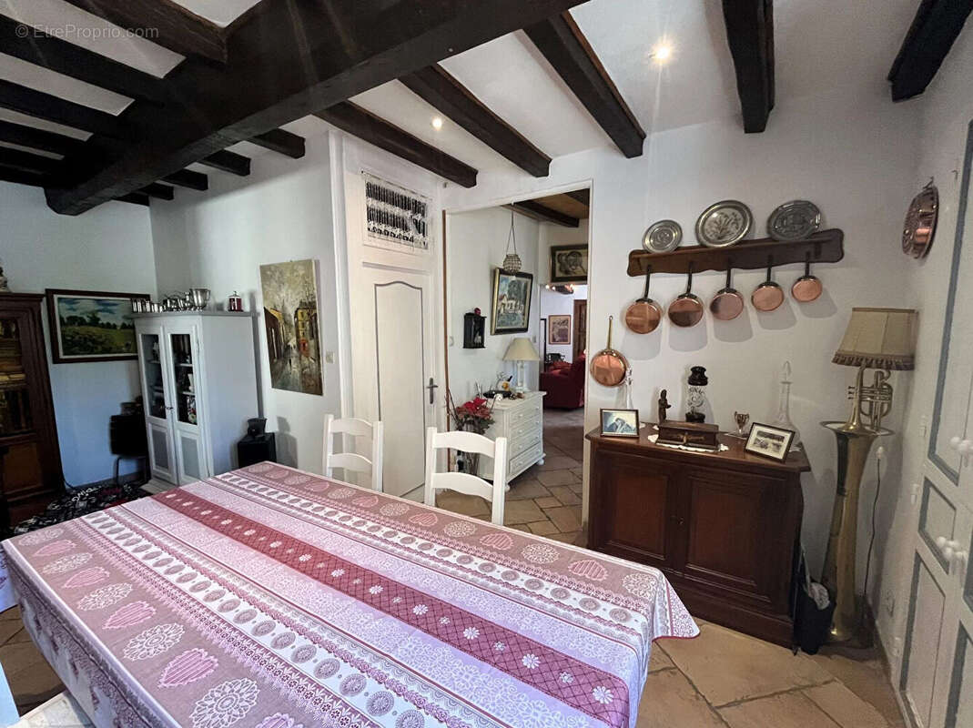 Maison pleine de charme, proche de Montmoreau. - photo 3
