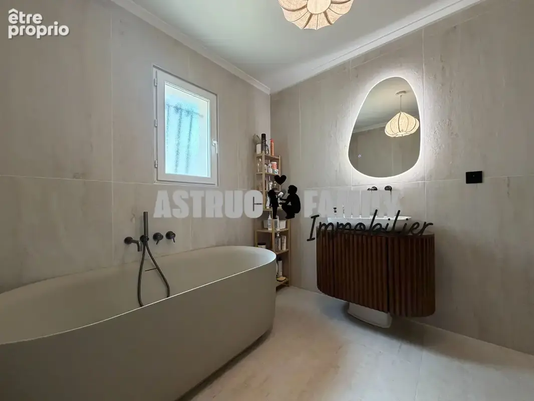 Aigues-Mortes - Maison de plain-pied 3 chambres - Piscine - Garage - photo 6