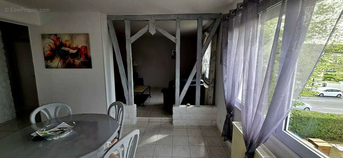 Appartement à LES DAMPS