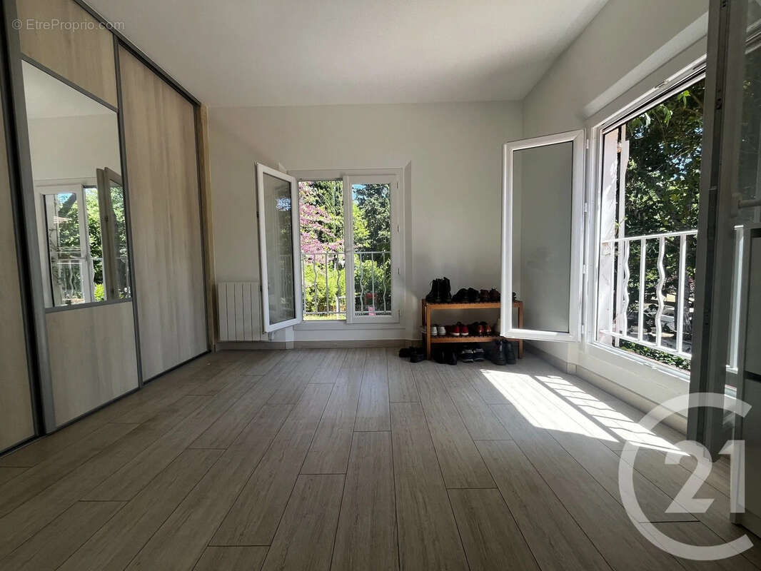 Maison à ROQUEFORT-LES-PINS