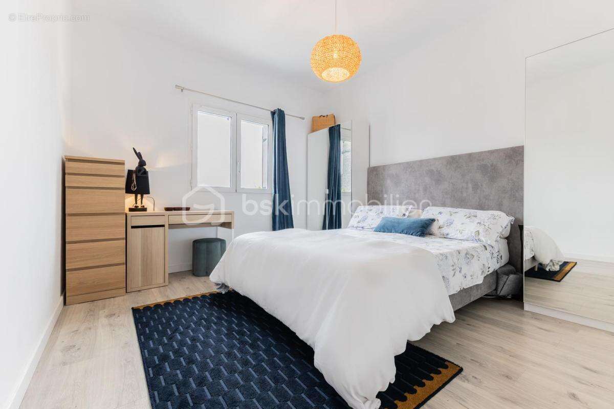BIARRITZ – Élégante villa familiale rénovée 5 chambres - jardin ombragé  et jacuzzi - photo 14