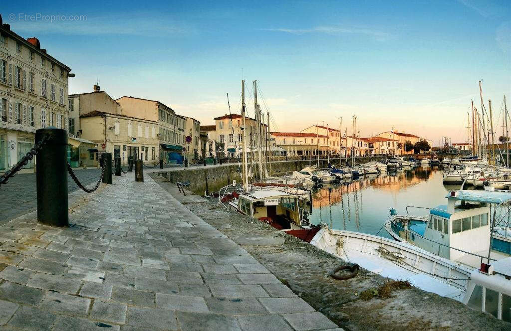 Appartement à SAINT-MARTIN-DE-RE