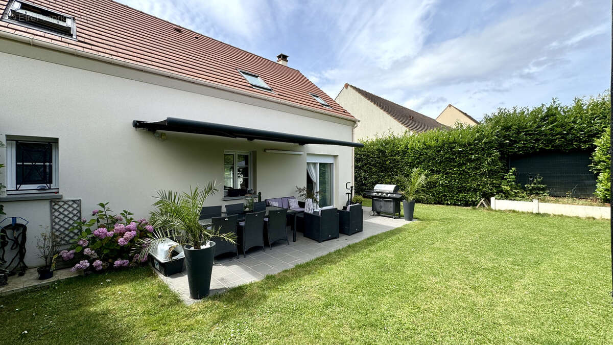 Maison à CHAUCONIN-NEUFMONTIERS