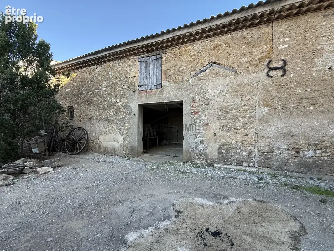Maison de village avec extérieur, dépendances et grande remise - photo 2