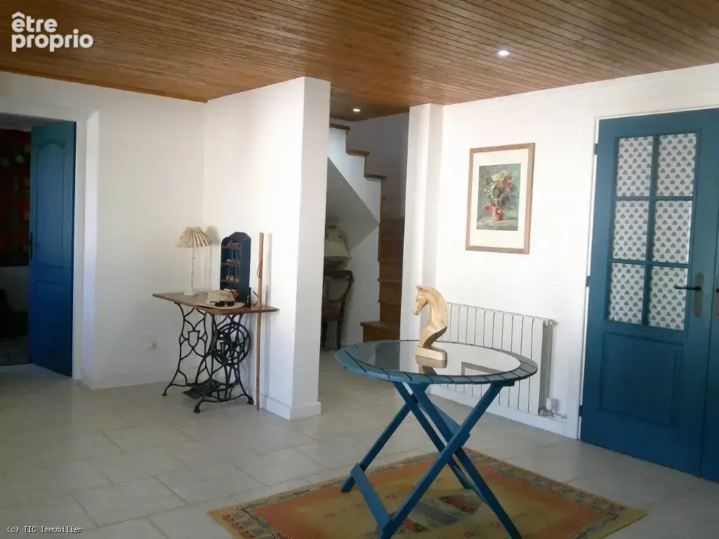 Superbe Maison Individuelle Avec Une Piscine Chauffée et Une Maison À Rénover - photo 8