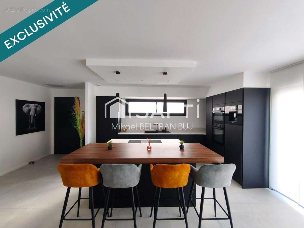 Photo 2 - Maison à VIC-LA-GARDIOLE