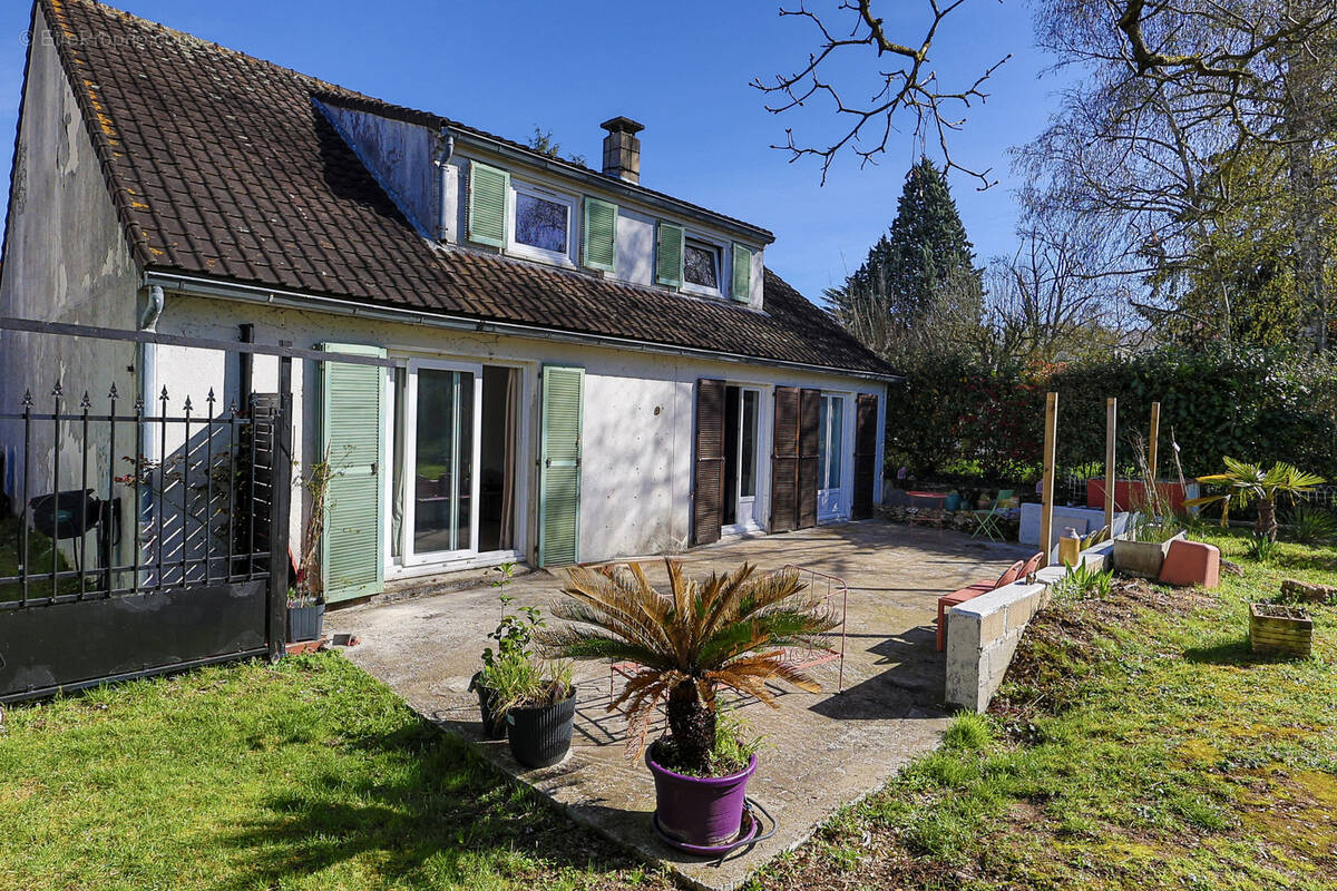 Maison à SAINTRY-SUR-SEINE