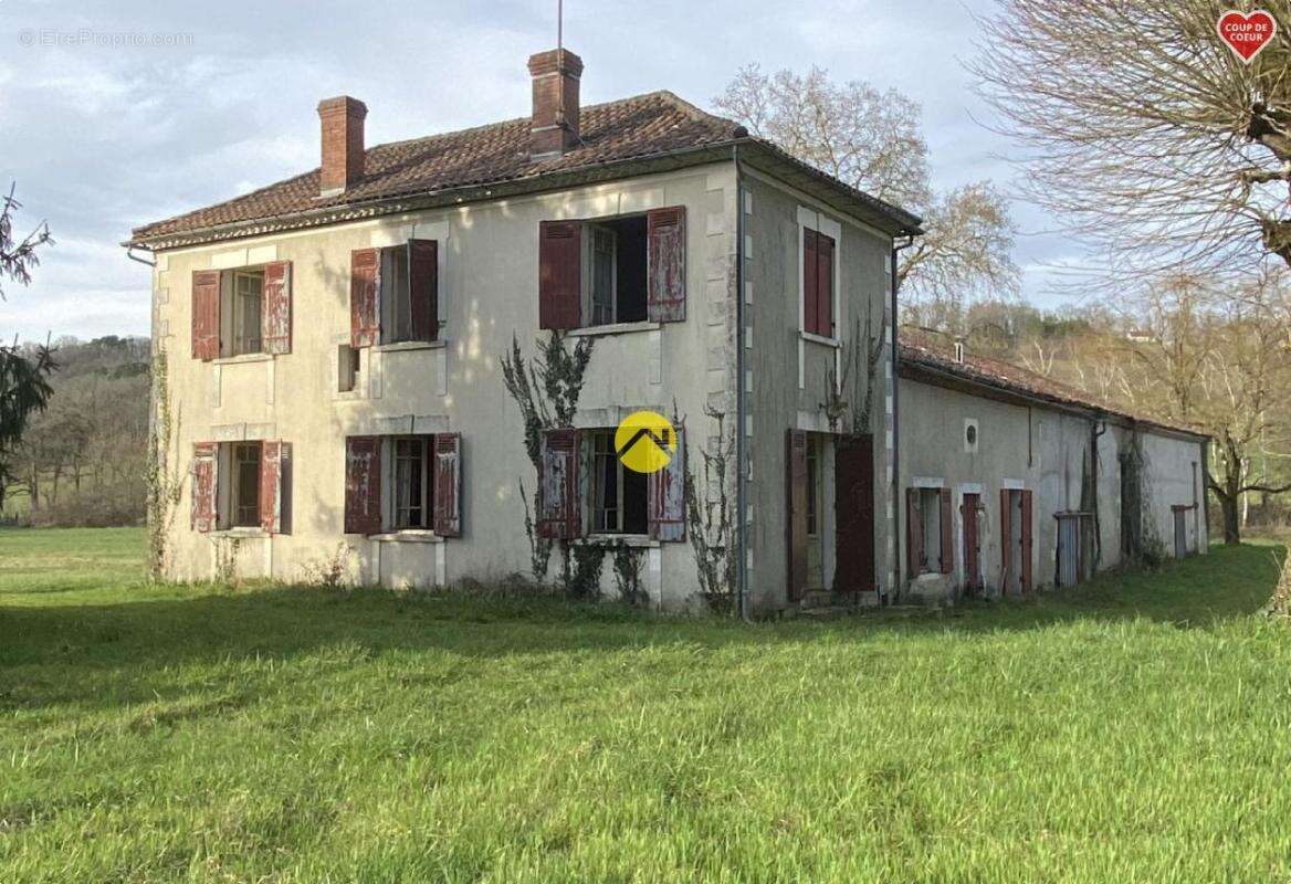 Maison à ABJAT-SUR-BANDIAT