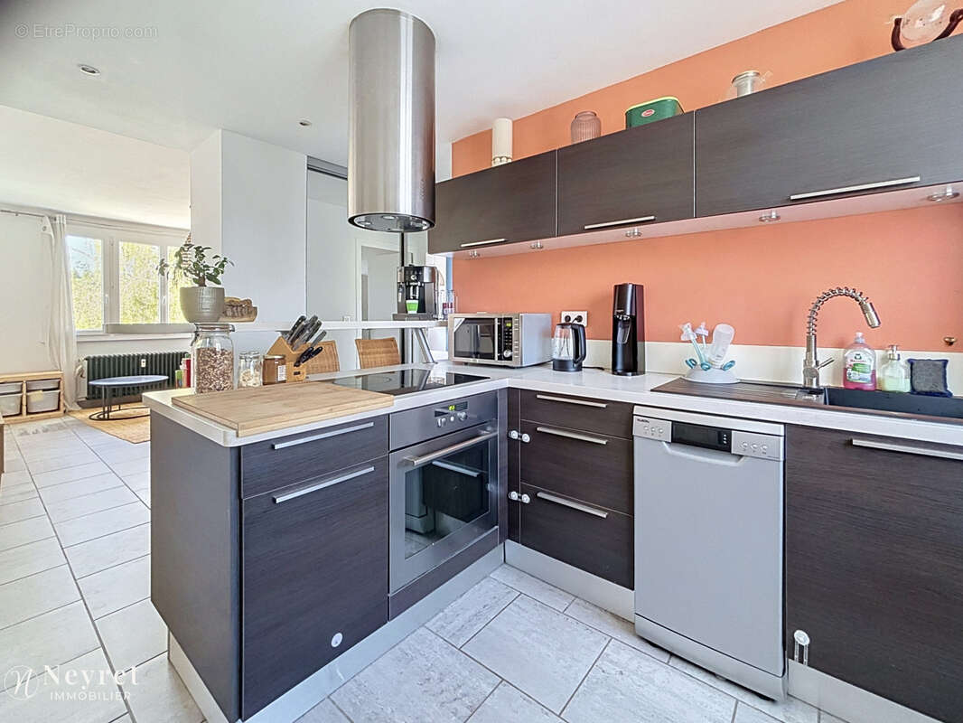 Appartement T3 traversant- rénové 67 m2- 2 chambres -Saint-Symphorien-d’Ozon- - photo 3