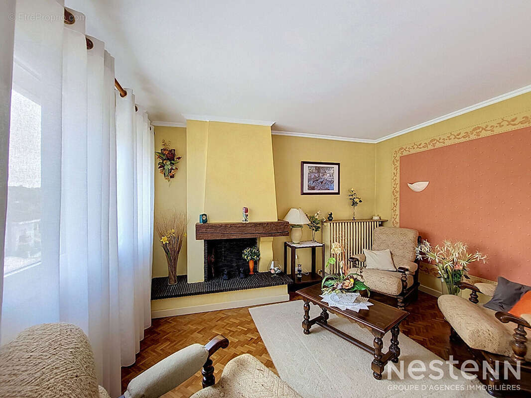 A Vendre Maison de 155 m² avec possibilité de deux habitations et jardin à Condom - photo 12
