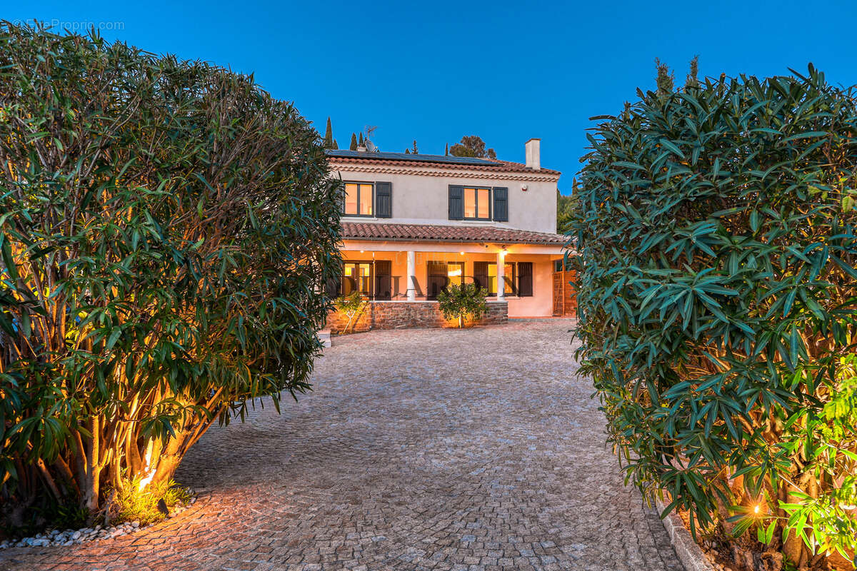 Maison à BORMES-LES-MIMOSAS