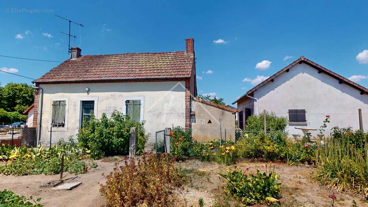 Maison a renover avec garage - photo 9