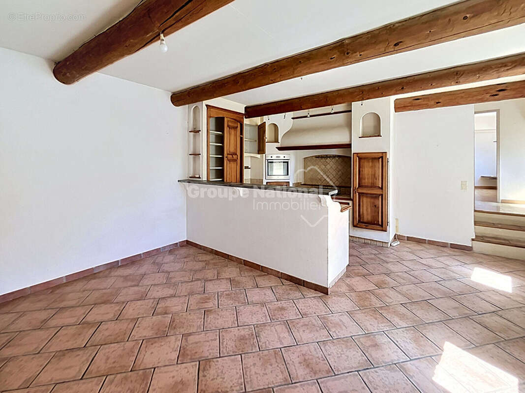Appartement à SAINTE-CECILE-LES-VIGNES