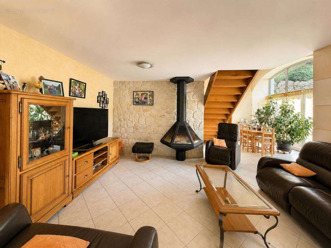 Maison 194 m² à Neuille-Pont-Pierre  - photo 5
