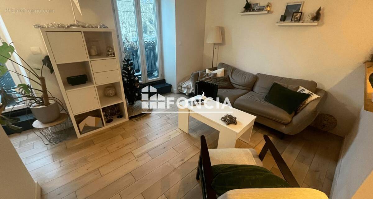 Appartement à VIZILLE