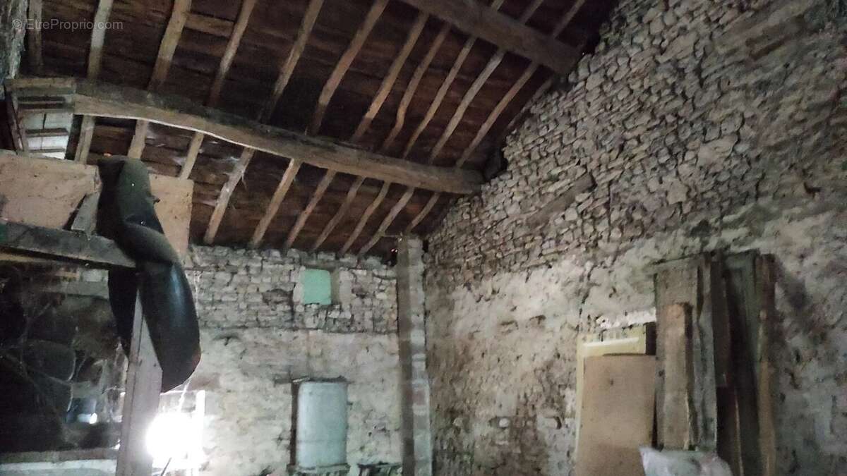 Maison à MONTIERS-SUR-SAULX