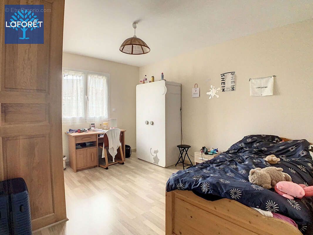 Maison à COURBEPINE