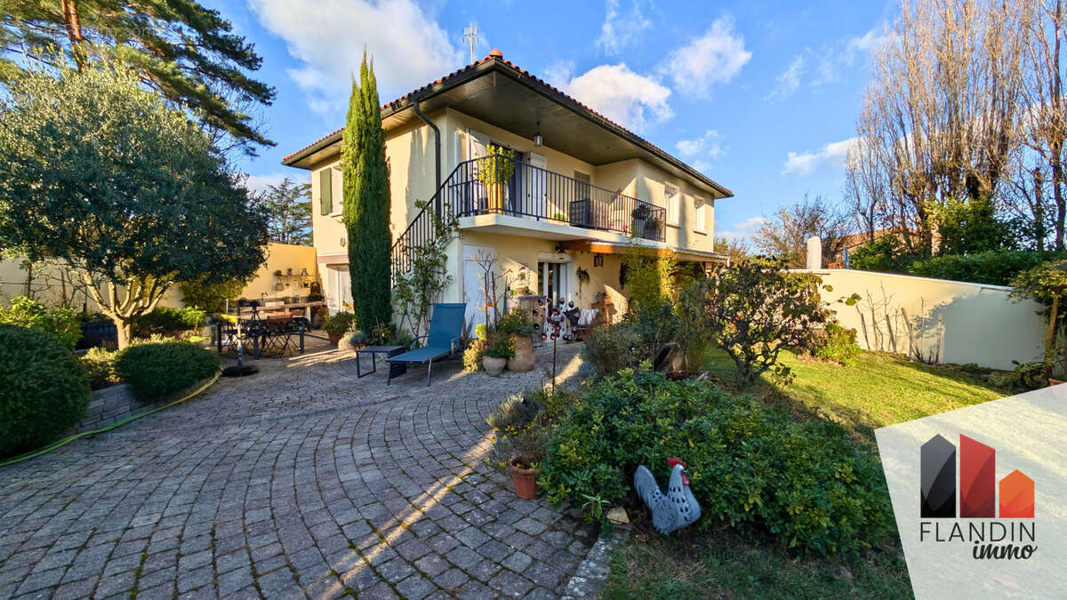 VERNAISON - Maison T3 de 85 m2 avec Jardin, Calme et Vue Dégagée - photo 13