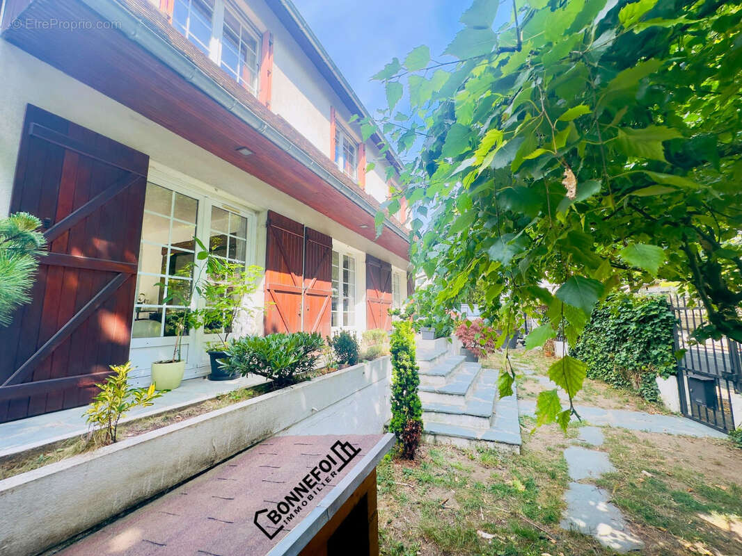 Maison à CHAMPIGNY-SUR-MARNE