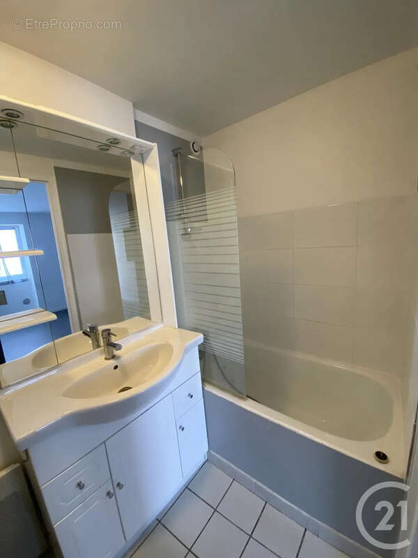 Maison à RUELLE-SUR-TOUVRE