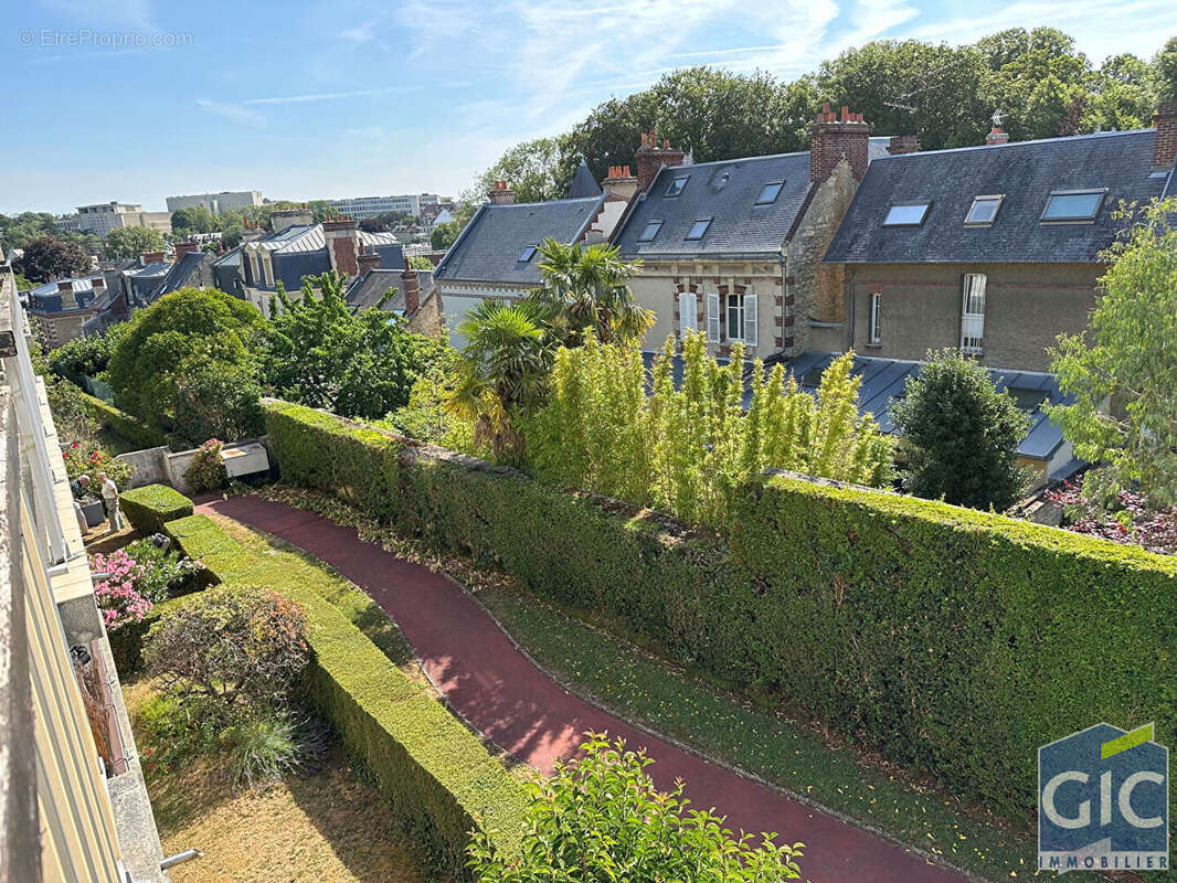 A vendre en exclusivite beau 4pp avec grand balcon secteur canada - photo 4