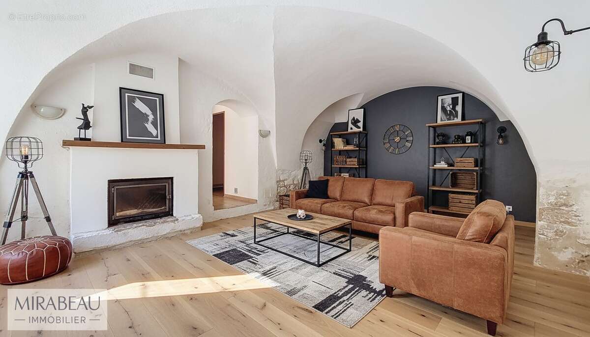 Appartement à SAINT-MARTIN-DE-LA-BRASQUE