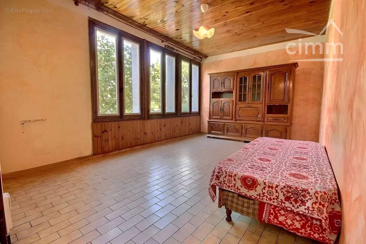 A vendre - maison mitoyenne type 7p+c - tencin - photo 4