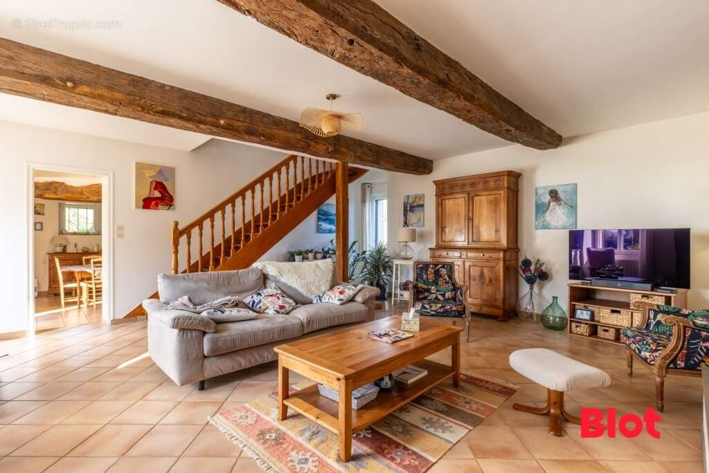 Maison à NOYAL-CHATILLON-SUR-SEICHE