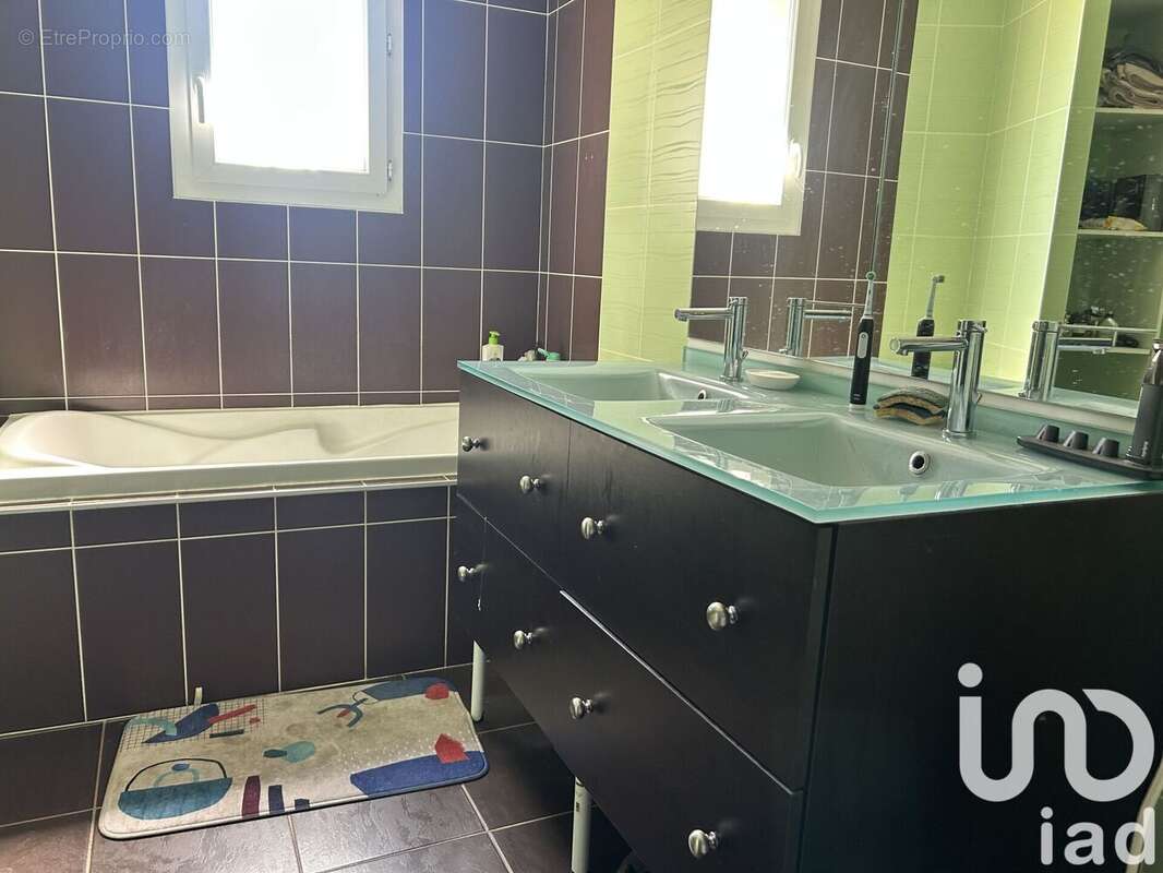 Photo 7 - Maison à SAINT-DENIS-DE-PILE