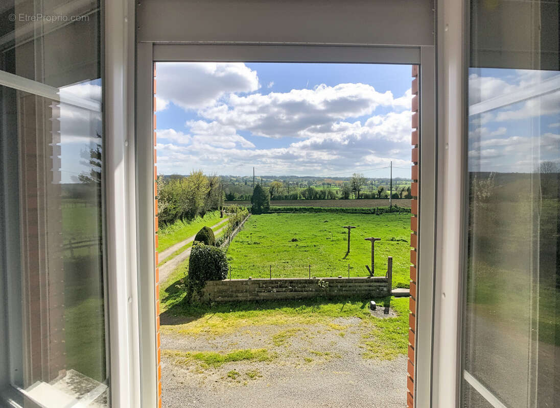 Maison à SAINT-DENIS-LE-VETU