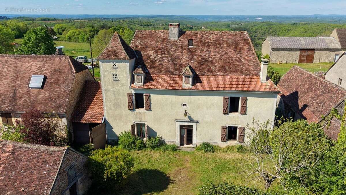 Maison à GOURDON