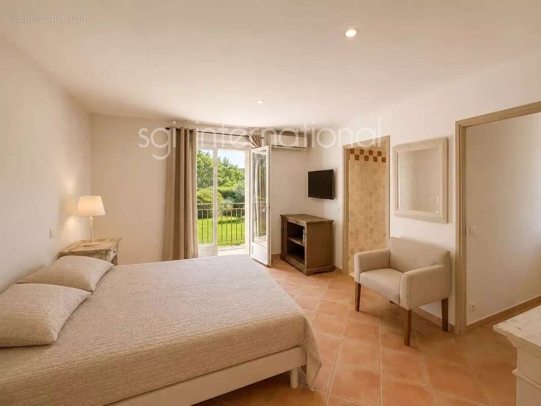 Ref 2361 - saint-tropez - villa provençale - proche centre - photo 7