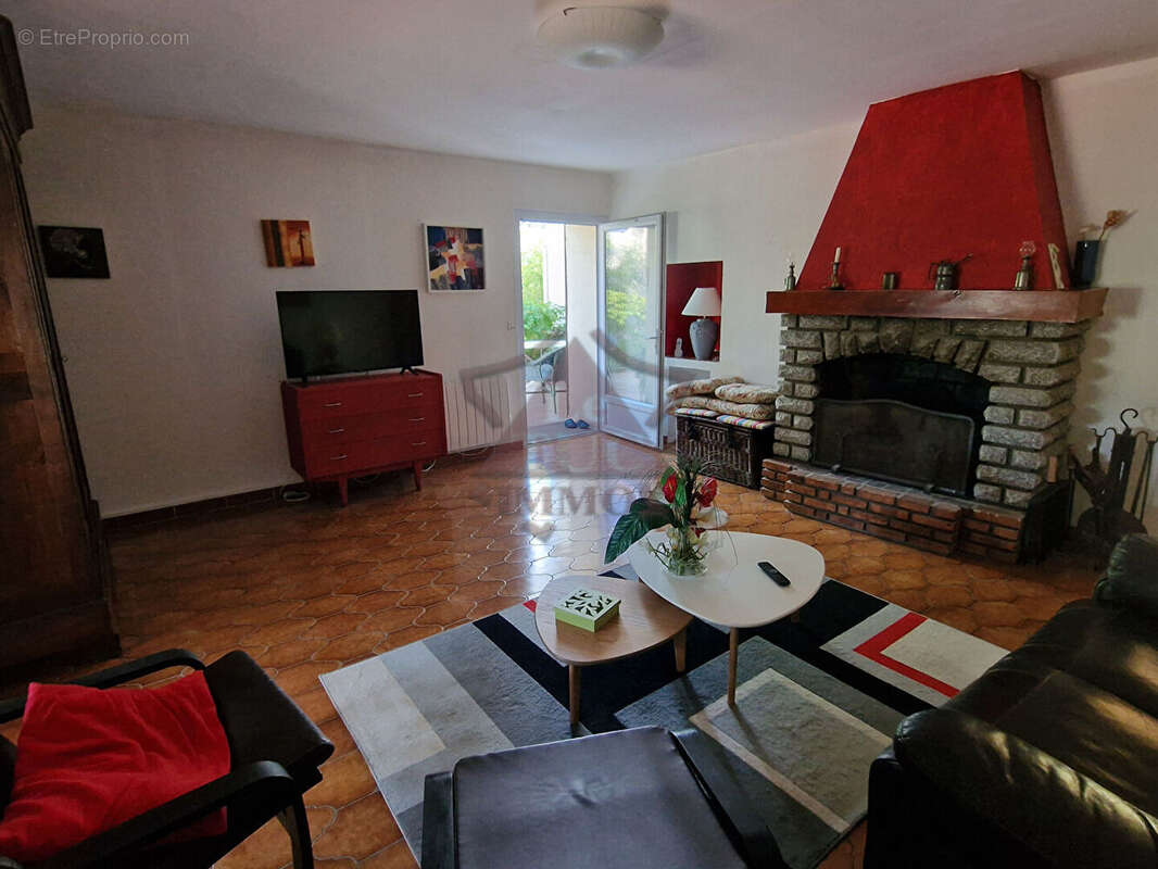 Maison en pierres avec hangar et piscine - photo 5