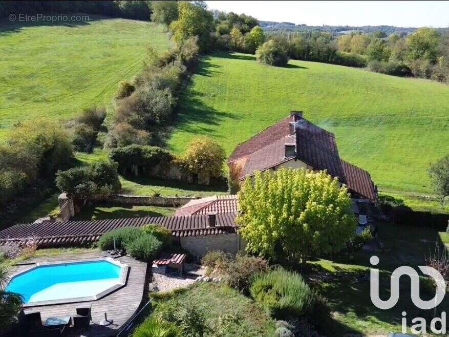 Maison 110 m² à Sainte-Foy-De-Longas  - photo 3