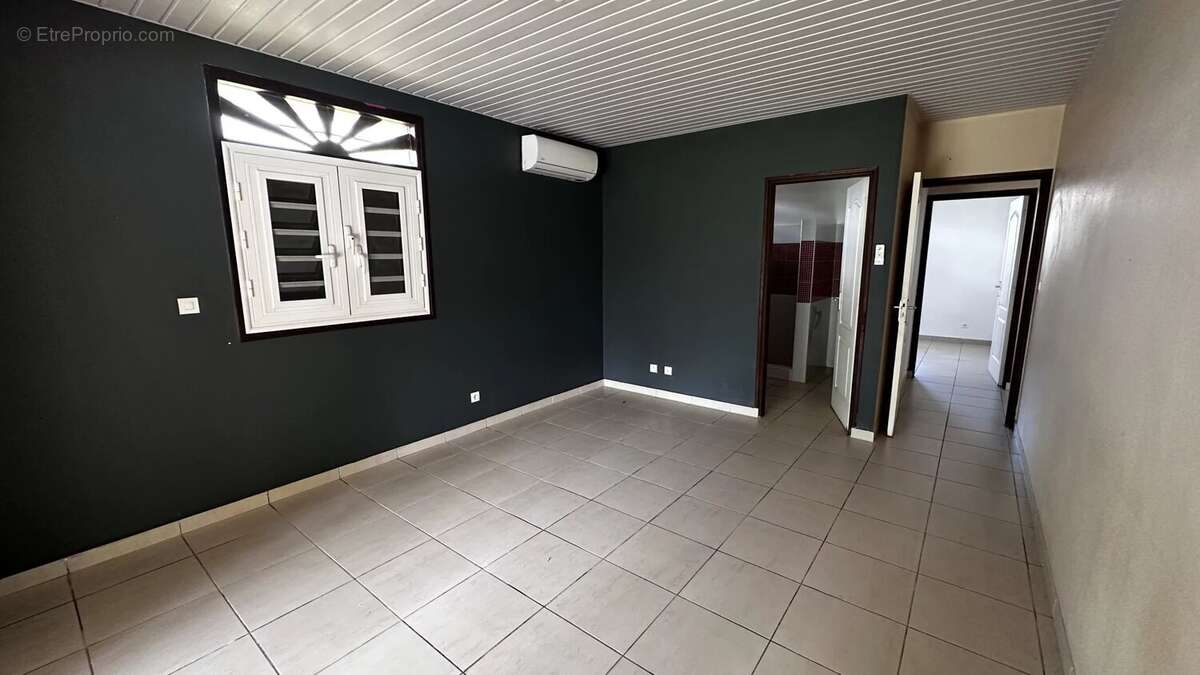 Maison à REMIRE-MONTJOLY