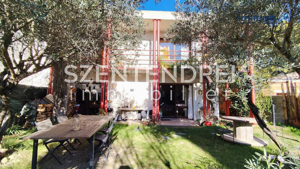 Szentendrei immobilier  maison F4 Aubais - Jardin arboré calm - Maison à AUBAIS