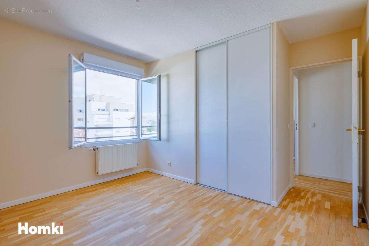 T4 de 82 m² avec balcon, cave et garage possible – Résidence récente et sécurisée - photo 8