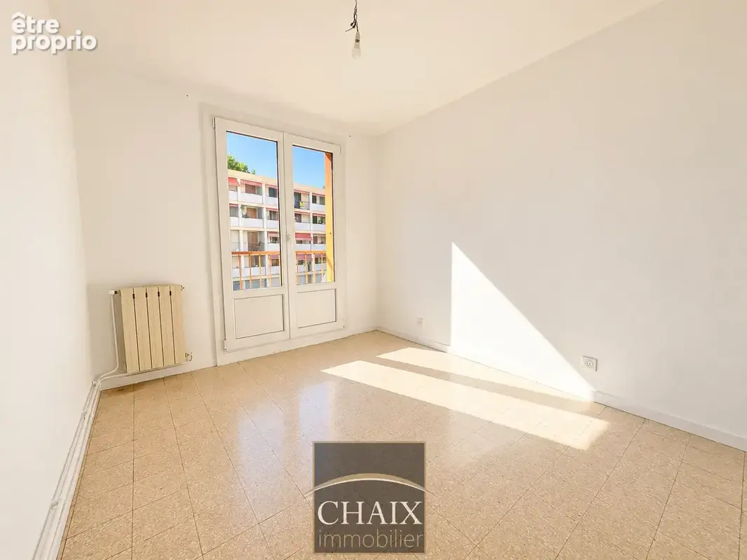 Aubagne Type 3 avec balcon et stationnement - photo 5