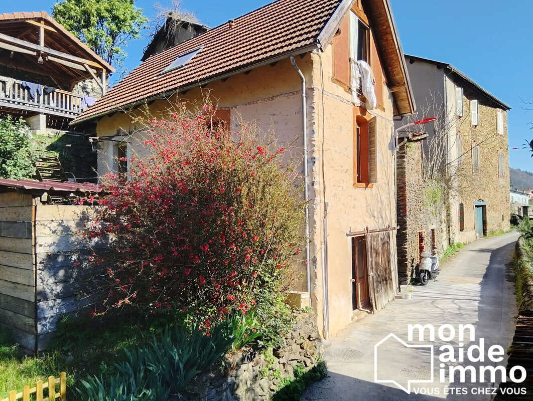 Maison 60 m² à Viviez  - photo 2