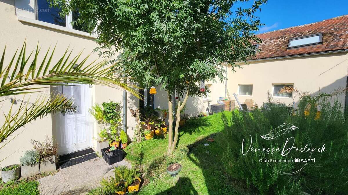 Photo 2 - Maison à LE VAL-SAINT-GERMAIN