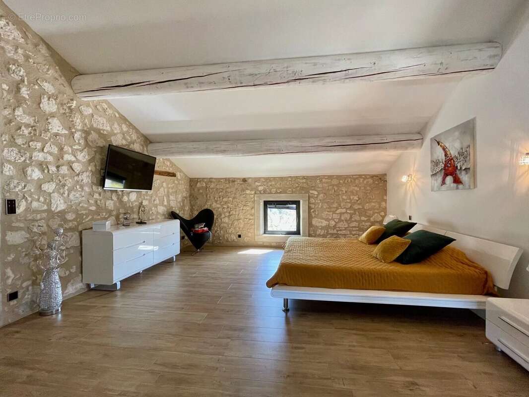 Maison à L&#039;ISLE-SUR-LA-SORGUE