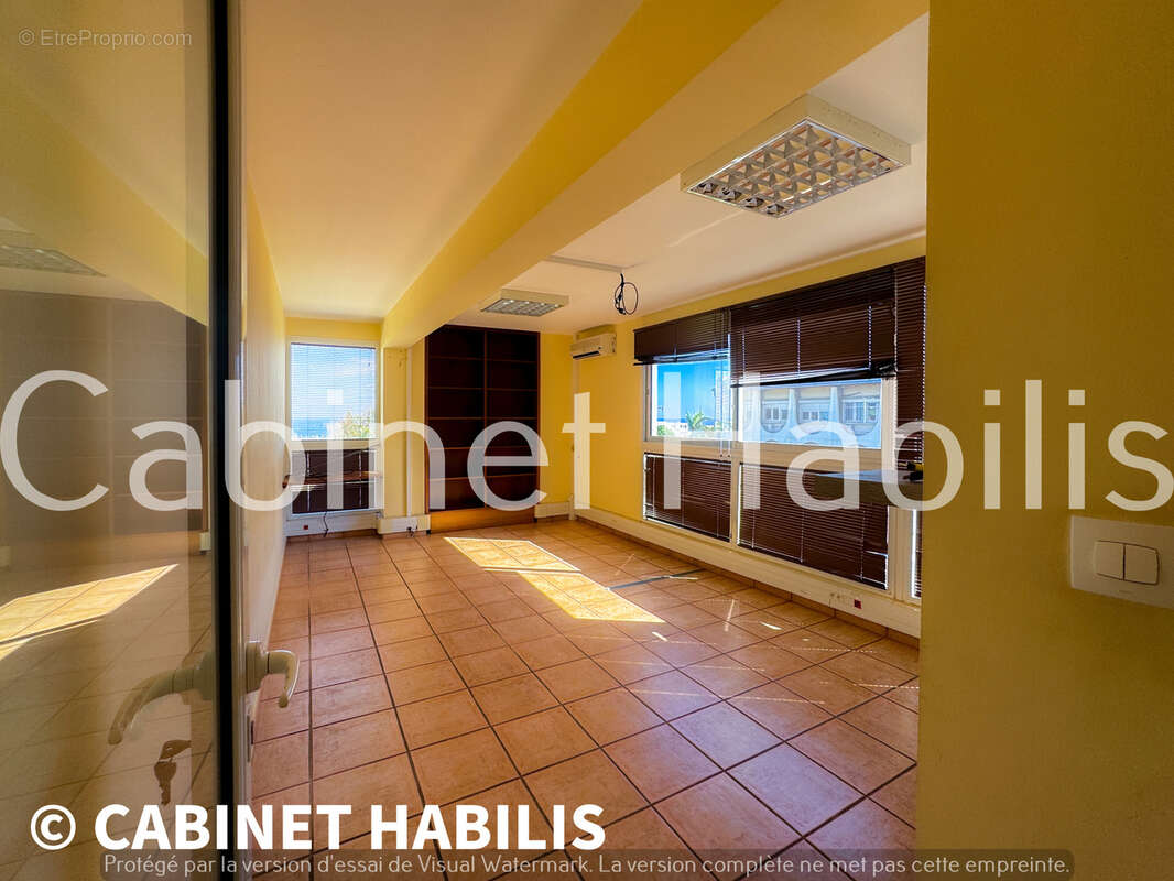 Commerce à SAINT-PIERRE