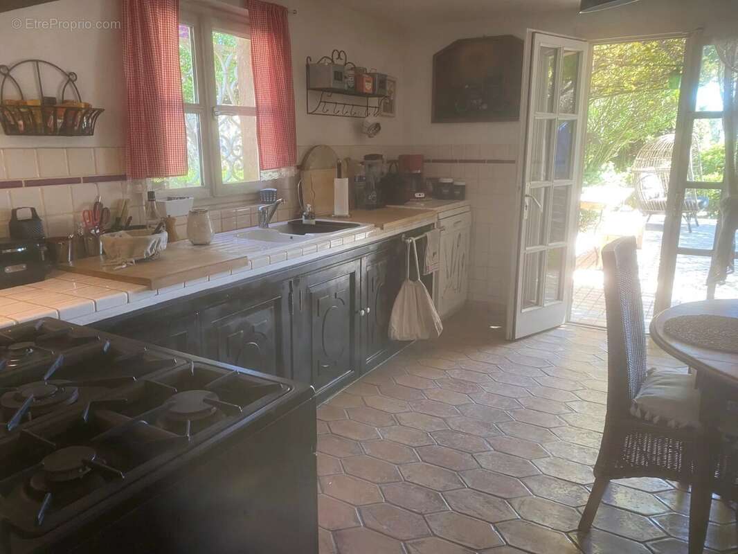 Maison à CHATEAUNEUF-GRASSE