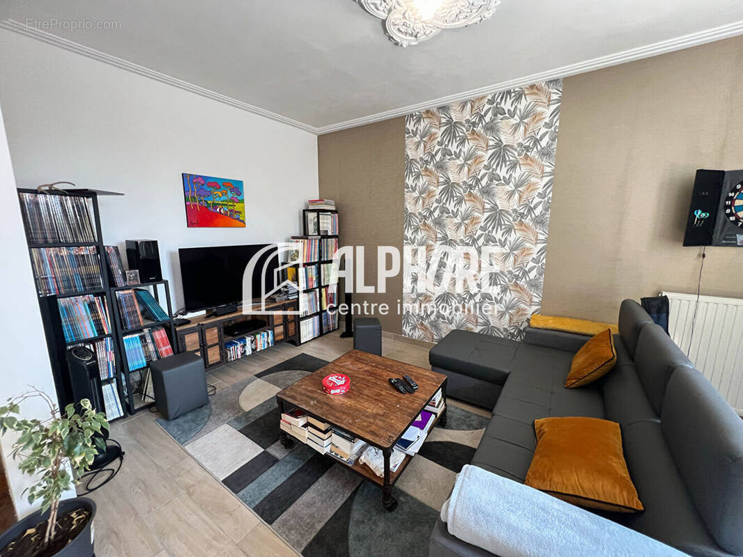 Maison à NIEUL-LE-DOLENT