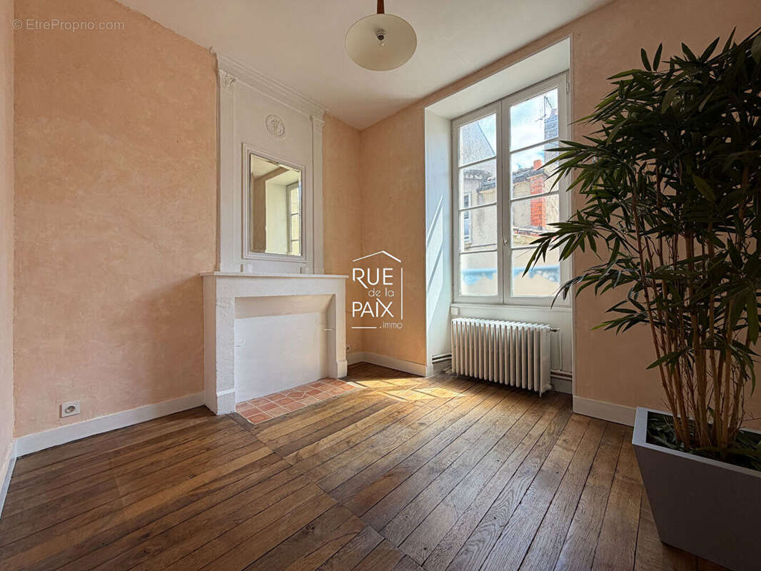 Propriété de caractère - Saint-Maixent-l'École  - 8 chambres - 309m² - photo 7