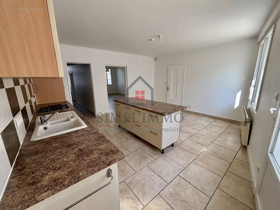 Ensemble immobilier de 147m² - photo 6