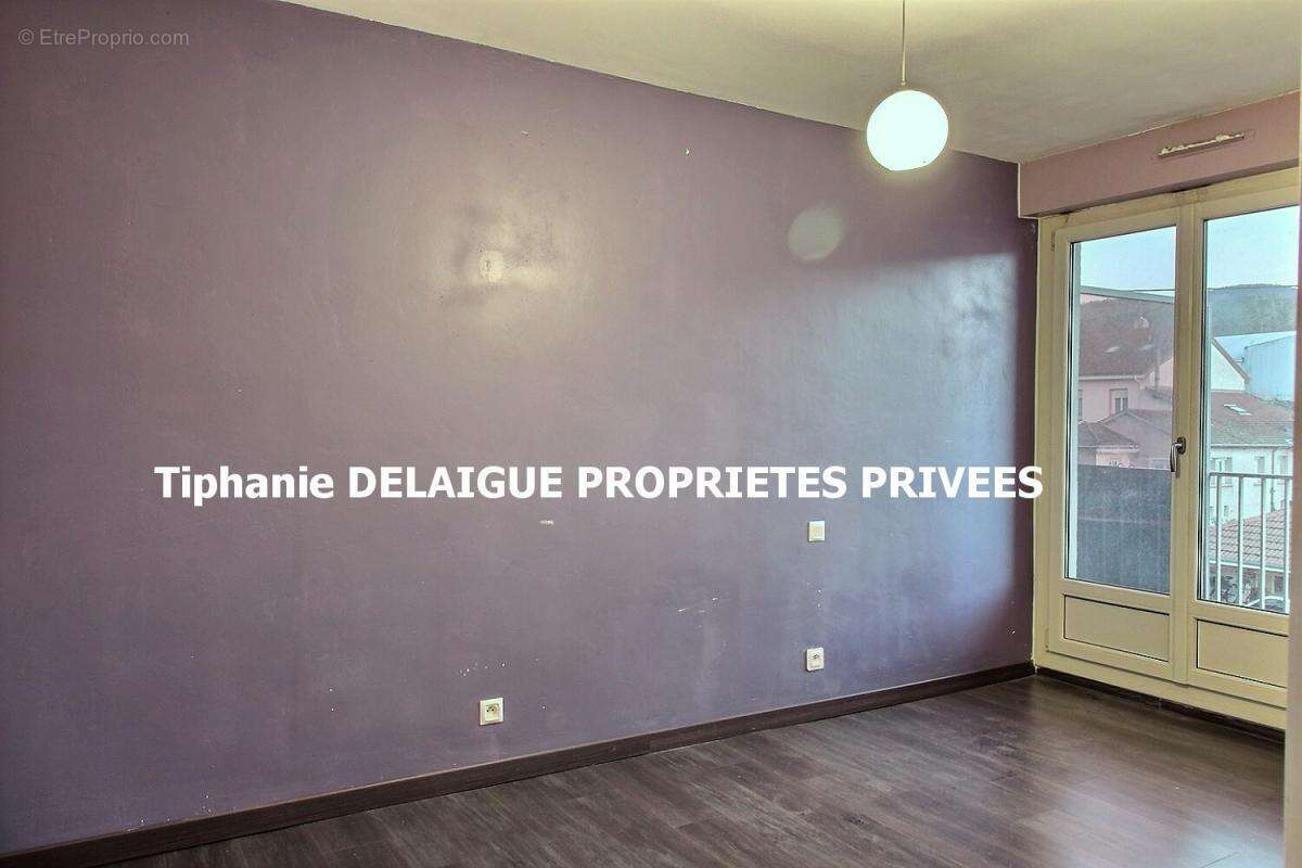 Appartement à LE CHAMBON-FEUGEROLLES