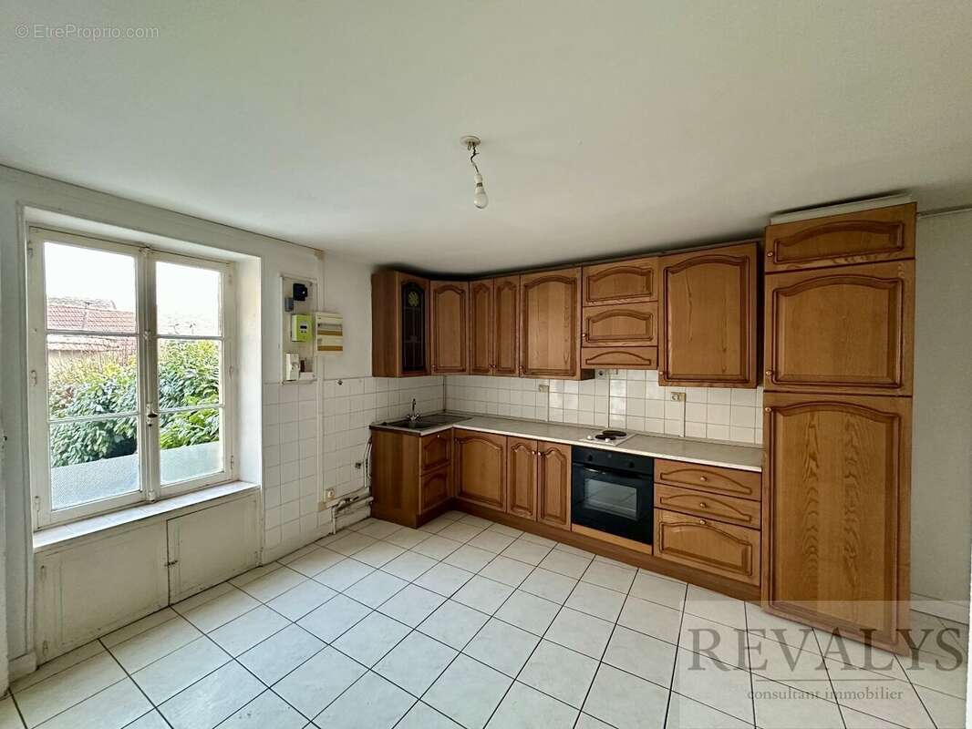 Maison à TIL-CHATEL