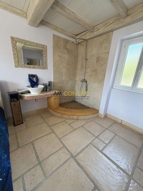 Appartement à CONTES