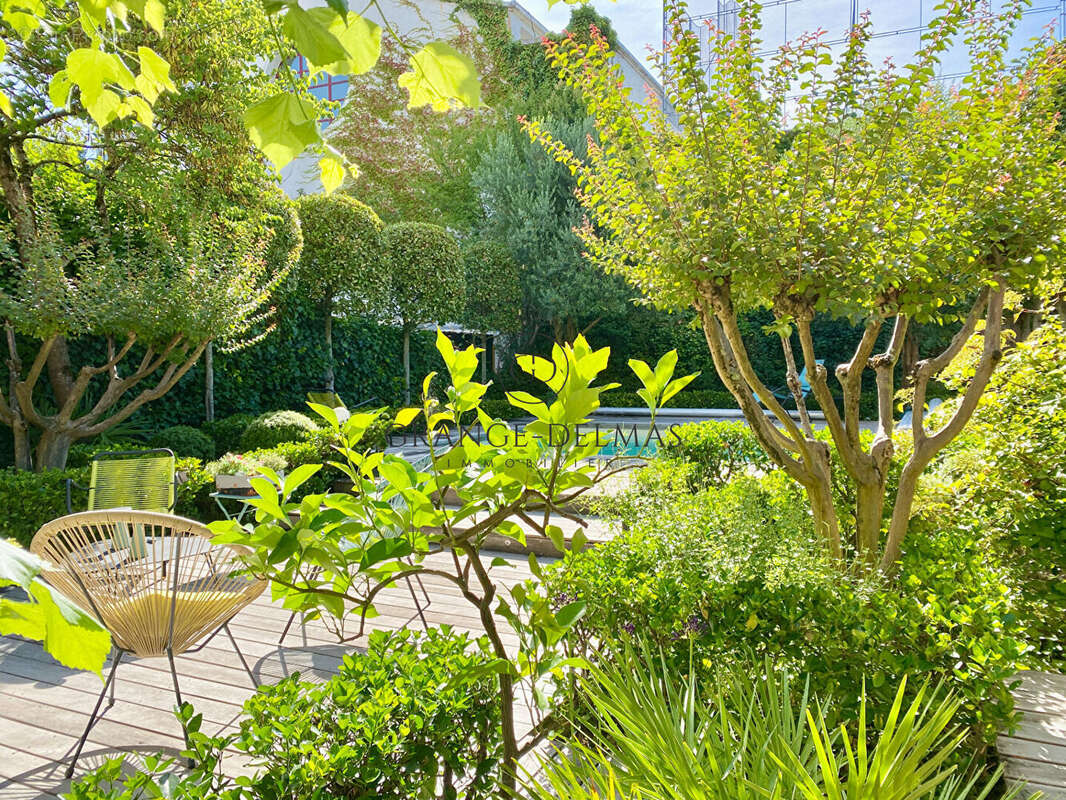 Maison en pierre avec garage, jardin et piscine - LESCURE - photo 16
